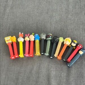 Vintage late 90’s to early 2000’s PEZ Dispenser Set - Multicolor